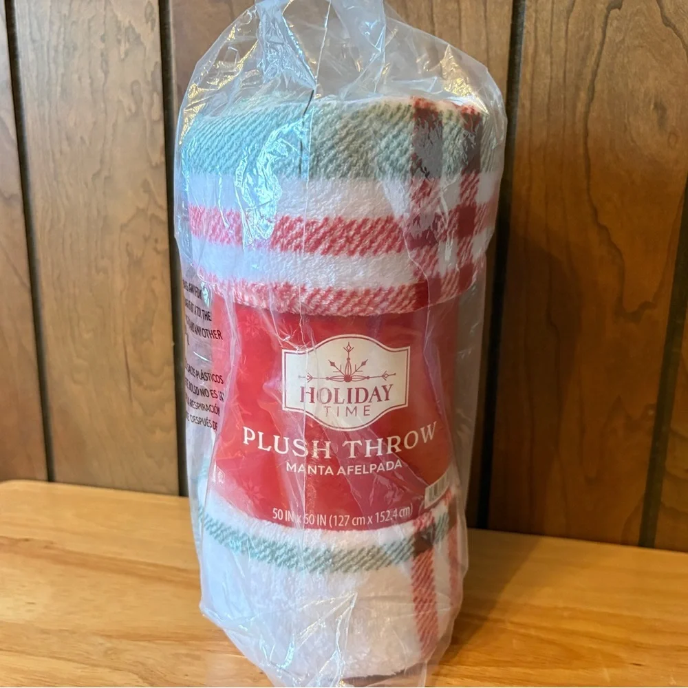 Holiday Time Christmas Plaid Plush Throw